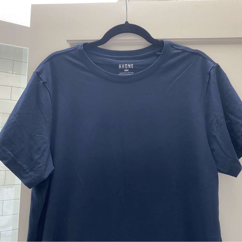 RHONE men’s t shirt navy large NWT
